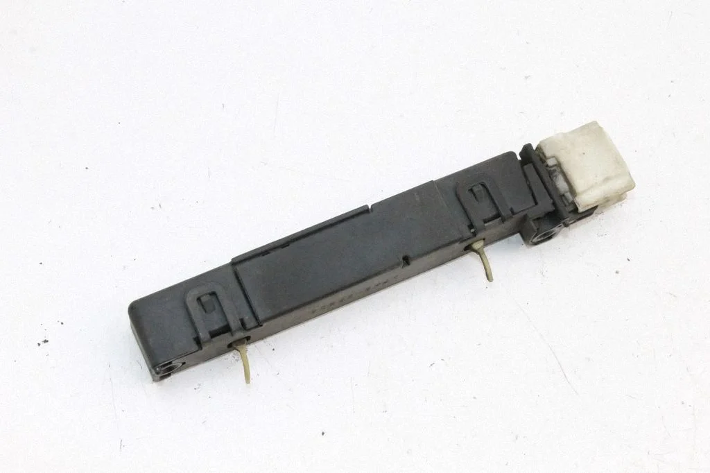 Aerial antenna amplifier – Toyota Auris E180 (2012-2018)