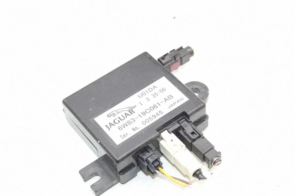 Antenas pastiprinātājs 6W8319C061AB