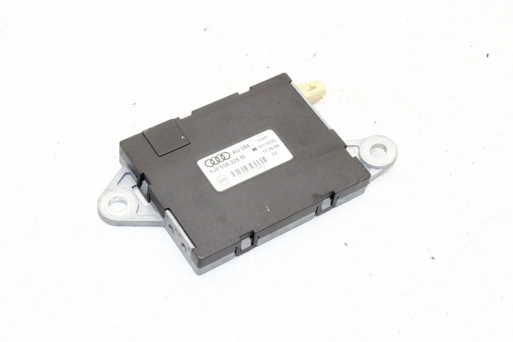 Wzmacniacz antenowy 8J8035225M