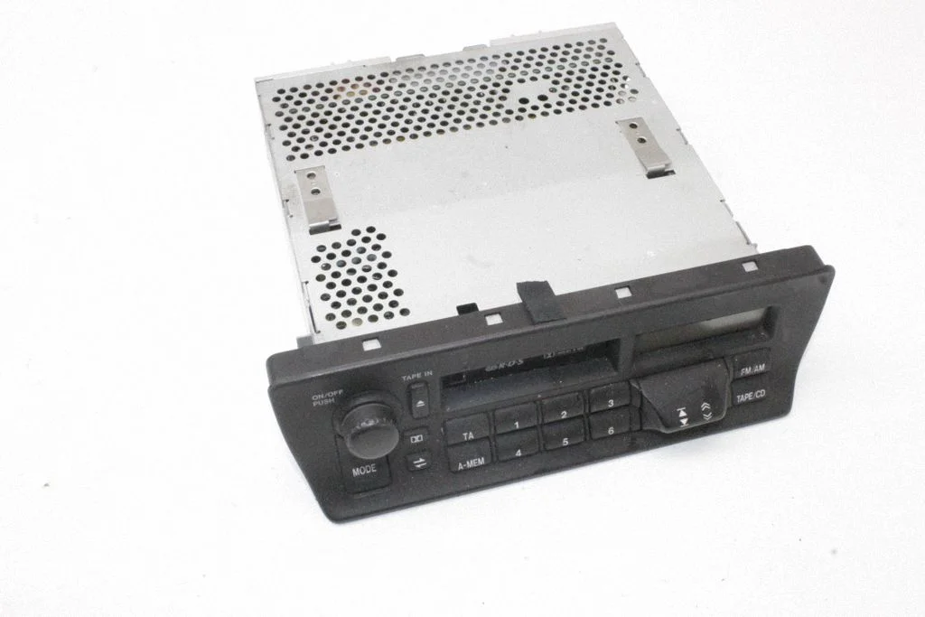 Radio/CD/DVD/GPS head unit – Jaguar XK-Series XK8 - XKR (1996-2006)