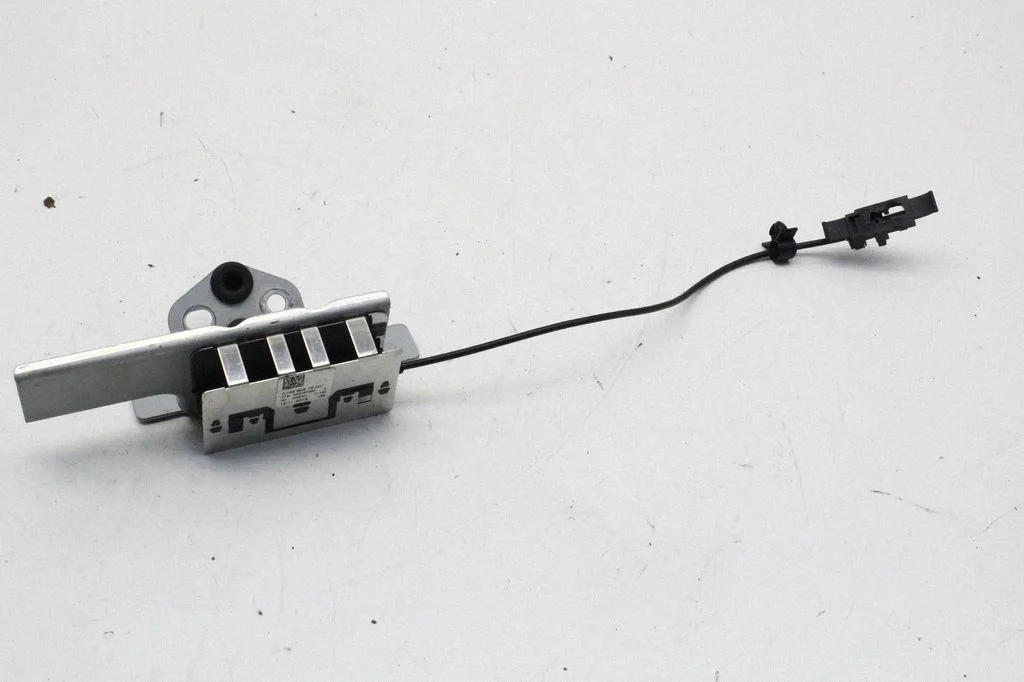 Wzmacniacz antenowy – Mercedes-Benz Klasa GLA W156 X156 (2013-2019)