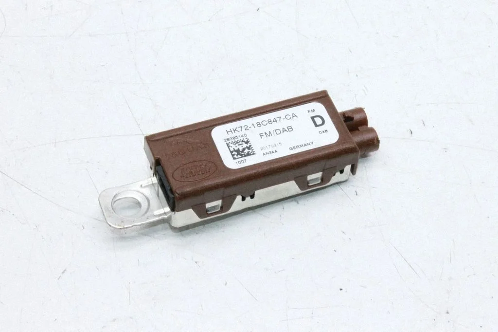 Wzmacniacz antenowy HK7218C847CA
