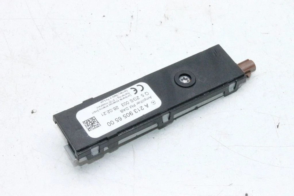 Antenas pastiprinātājs – Mercedes-Benz EQC (2019-)