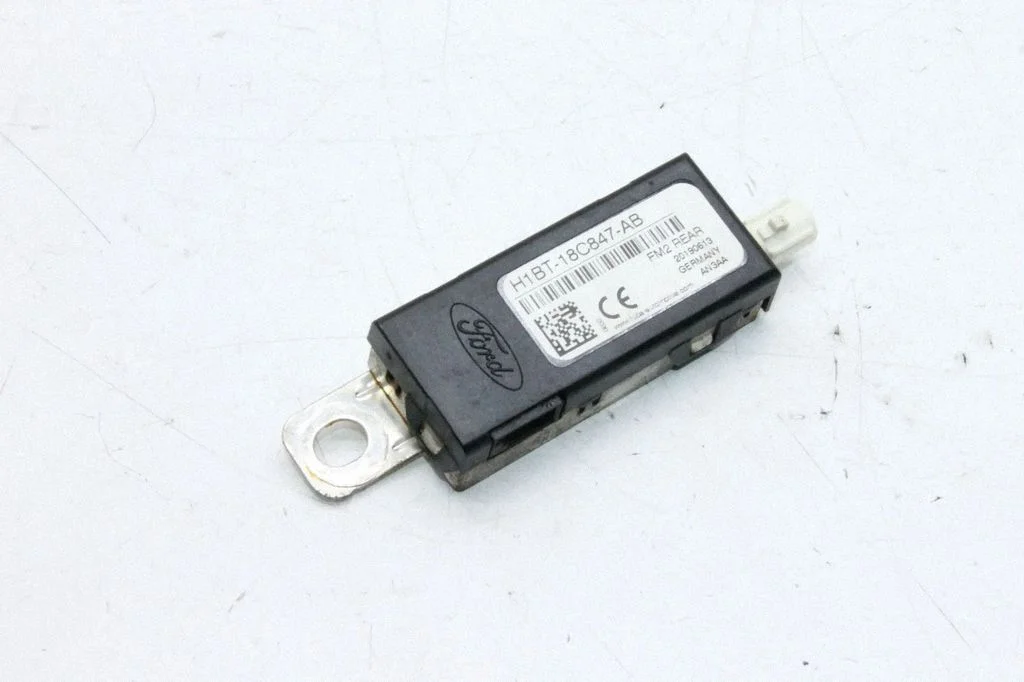 Aerial antenna amplifier – Ford Ecosport (2018-)