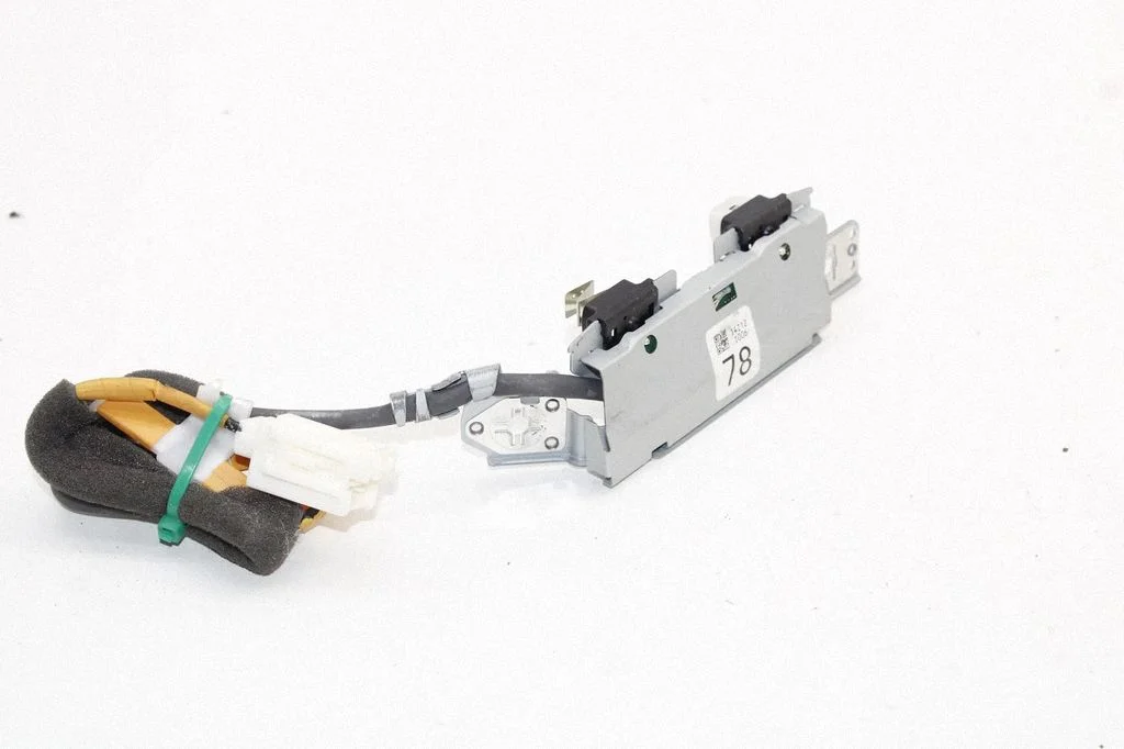Antenas pastiprinātājs – Lexus GS 250 350 300H 450H (2013-)