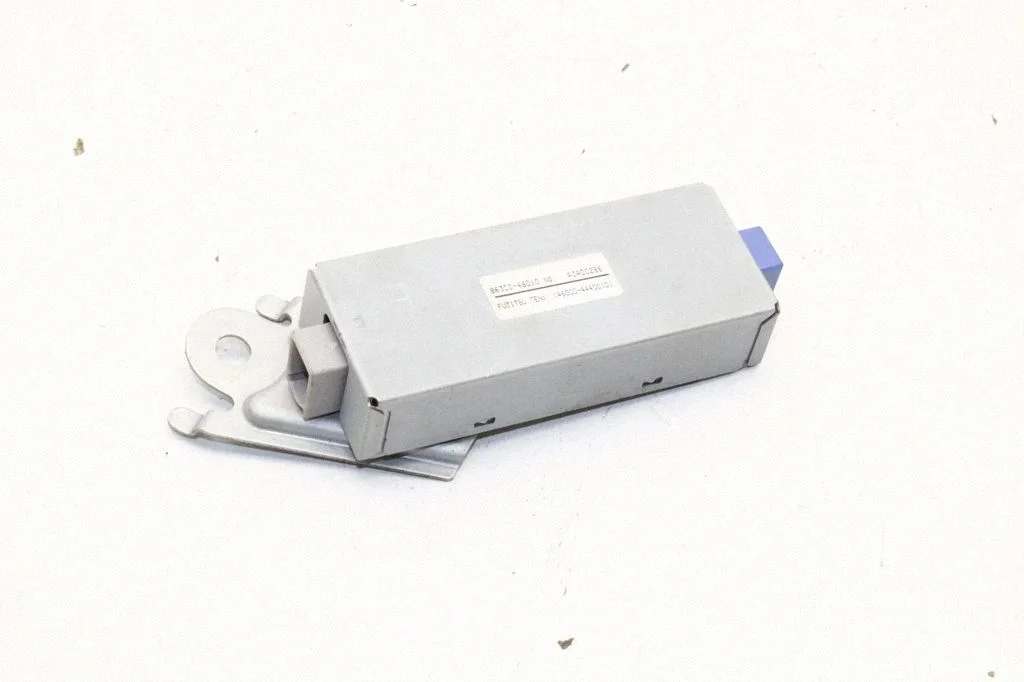 Wzmacniacz antenowy 863C048010
