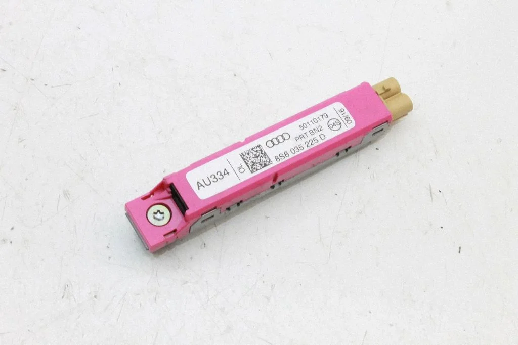 Aerial antenna amplifier – Audi TT TTS RS Mk3 8S (2014-)