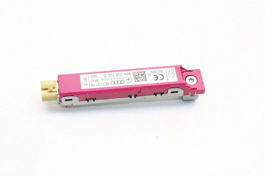Aerial antenna amplifier – Audi TT TTS RS Mk3 8S (2014-)