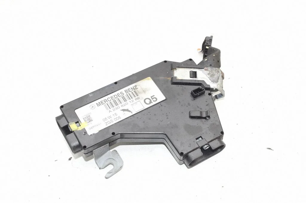 Wzmacniacz antenowy – Mercedes-Benz Klasa SL R230 (2001-2012)