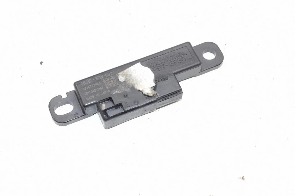 Antenas pastiprinātājs – Honda CR-V (2013-2016)