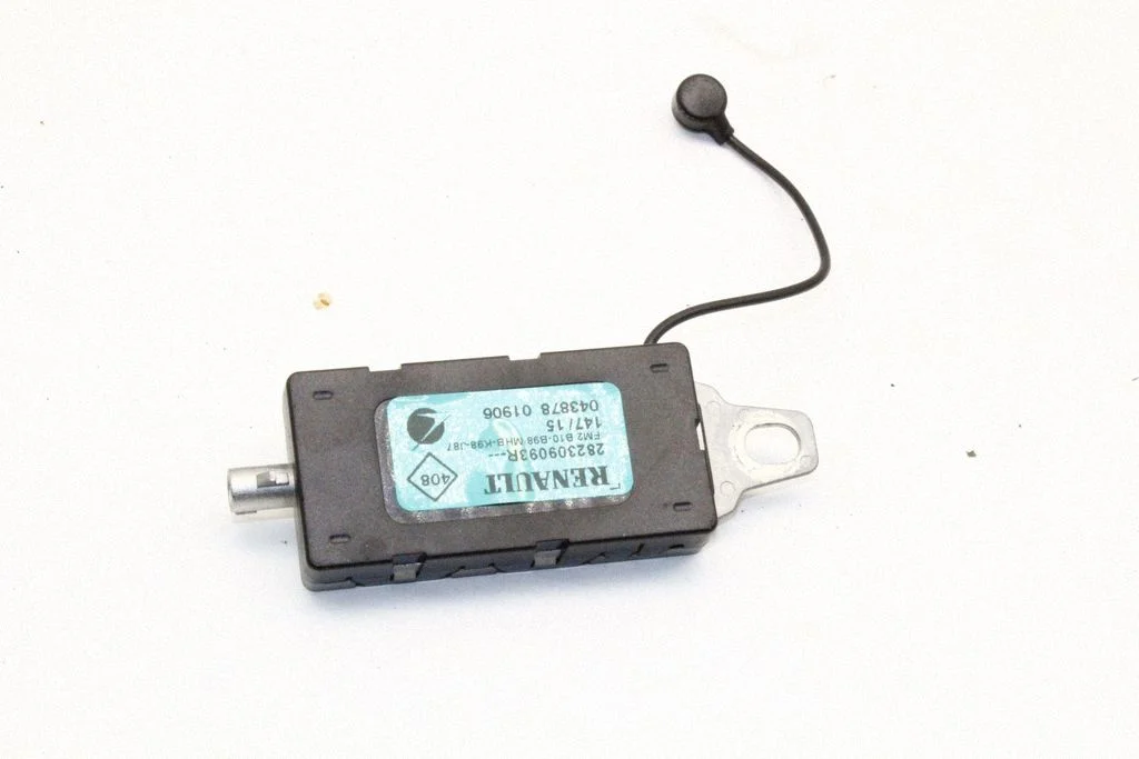 Aerial antenna amplifier – Renault Zoe (2012-)
