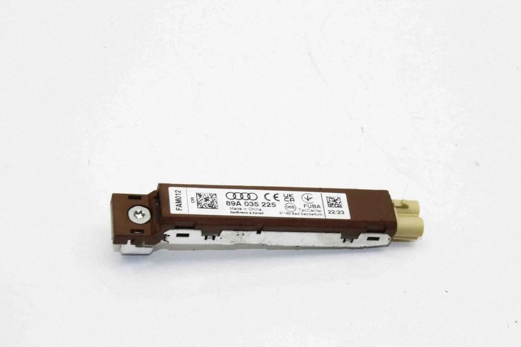 Aerial antenna amplifier – Audi Q4 e-tron (2021-)