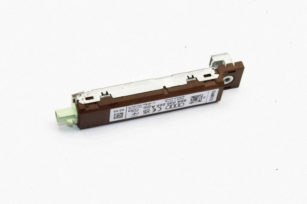Aerial antenna amplifier – Audi Q4 e-tron (2021-)