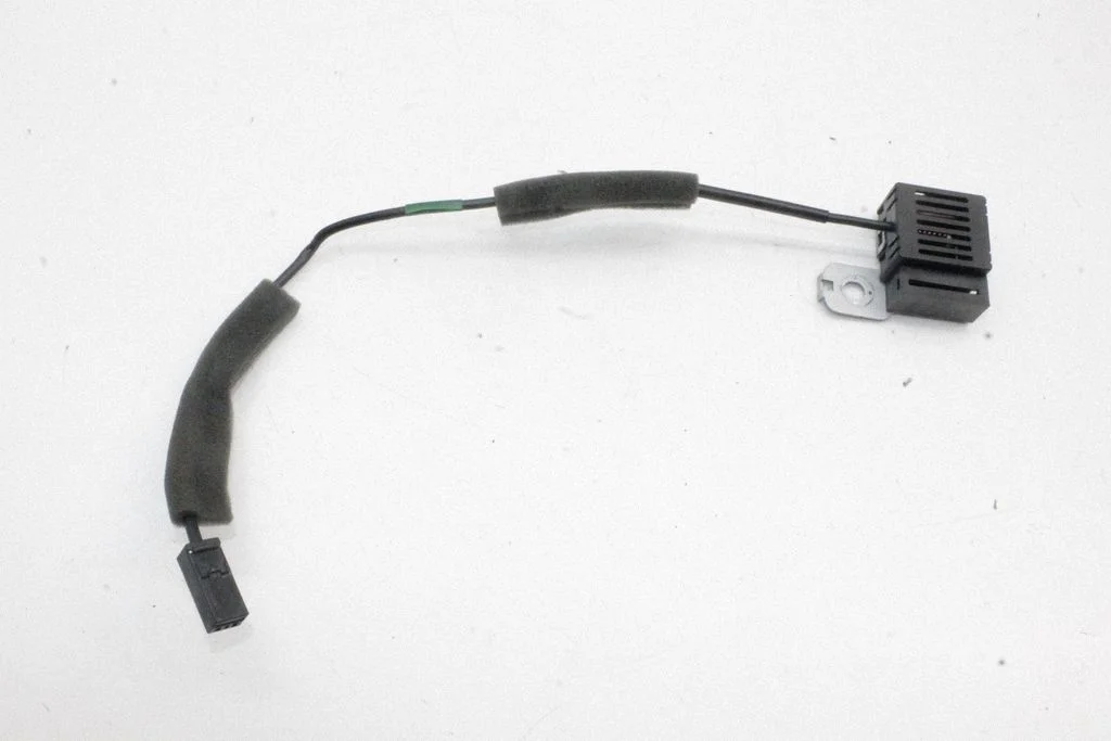 Antenas pastiprinātājs – Nissan 370Z (2009-2020)