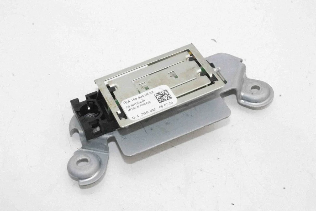 Aerial antenna amplifier – Mercedes-Benz EQB (2021-)
