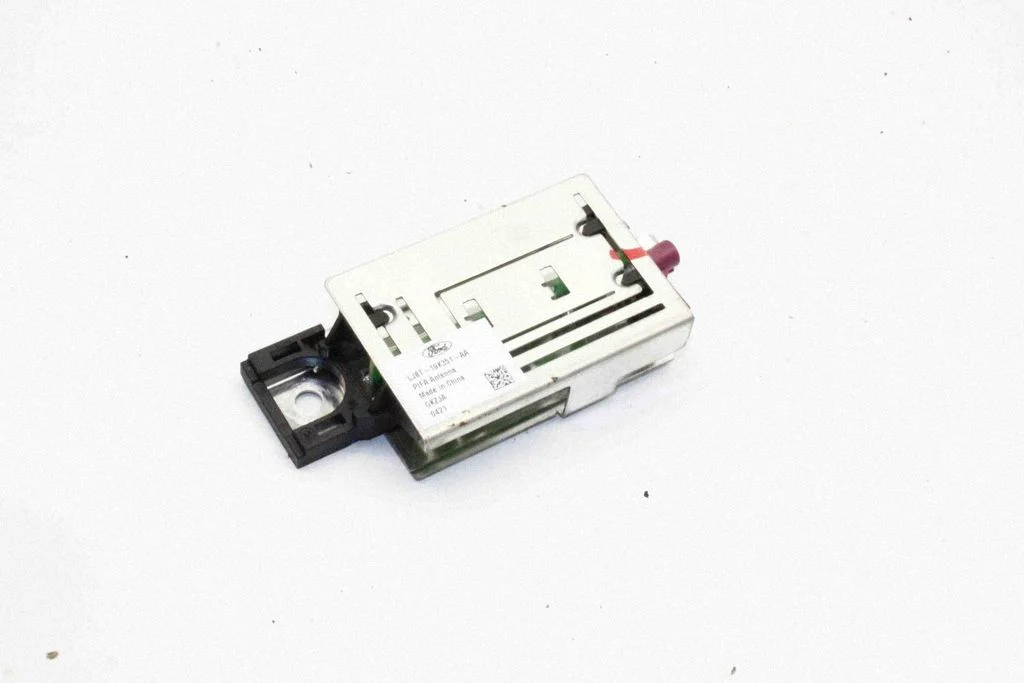Antenas pastiprinātājs LJ8T19K351AA