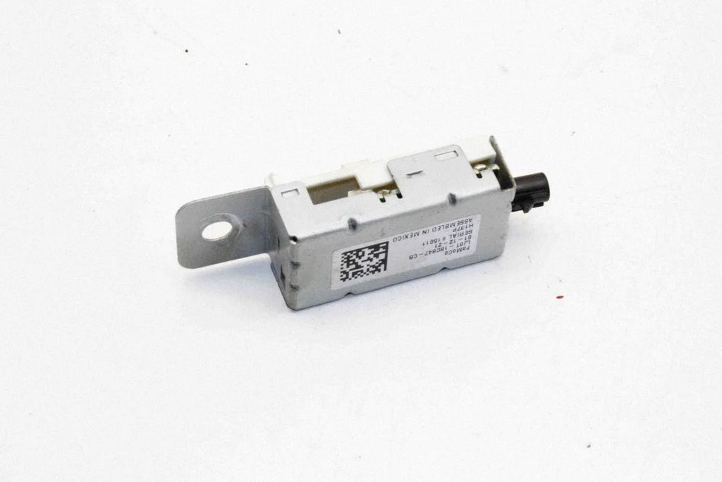 Antenas pastiprinātājs LJ6T18C847CB