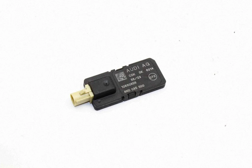 Aerial antenna amplifier – Audi Q4 e-tron (2021-)