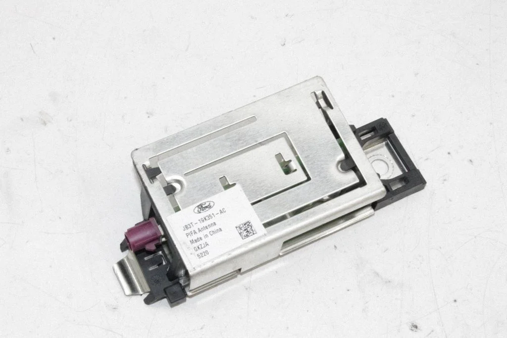 Wzmacniacz antenowy – Ford Ranger (2019-2022)