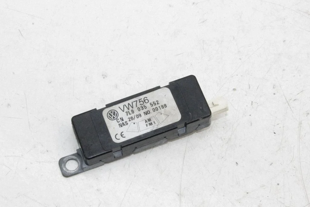 Aerial antenna amplifier – Volkswagen Touareg II (2010-2018)