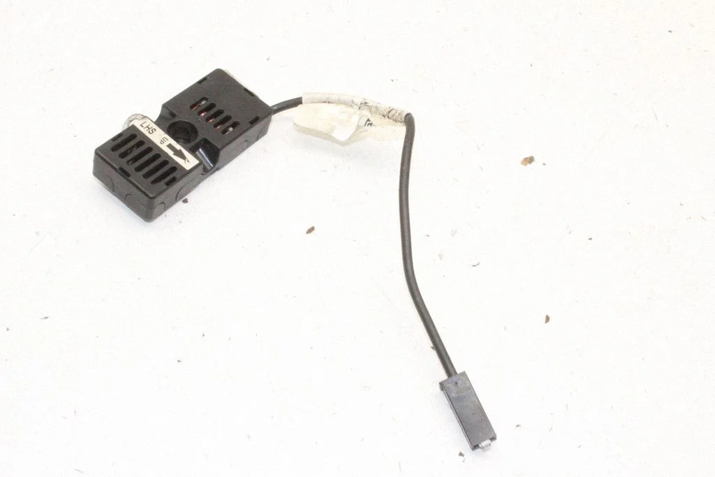 Aerial antenna amplifier – Tesla Model S (2012-)