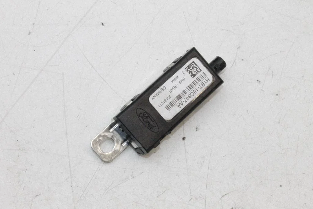 Antenas pastiprinātājs – Ford Fiesta (2017-)