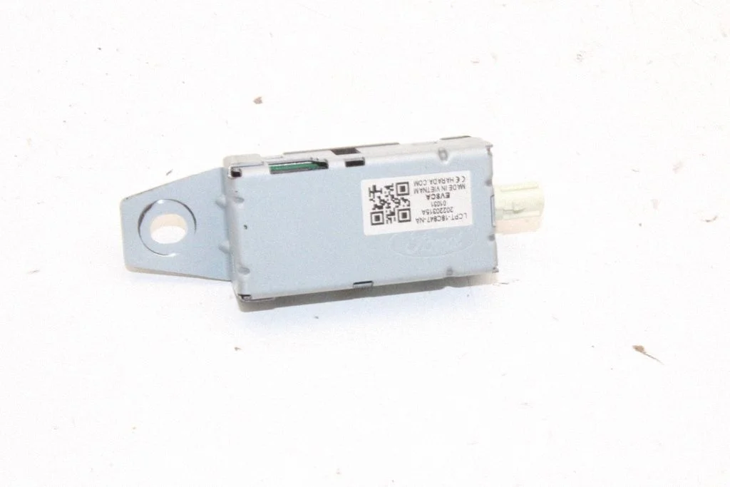 Aerial antenna amplifier – Ford Kuga III (2020-)