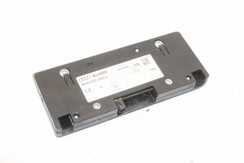 Wzmacniacz antenowy 8H0035225L