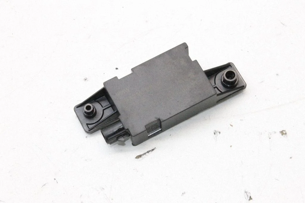 Antenas pastiprinātājs – Mini Cooper Countryman R60 (2011-2016)
