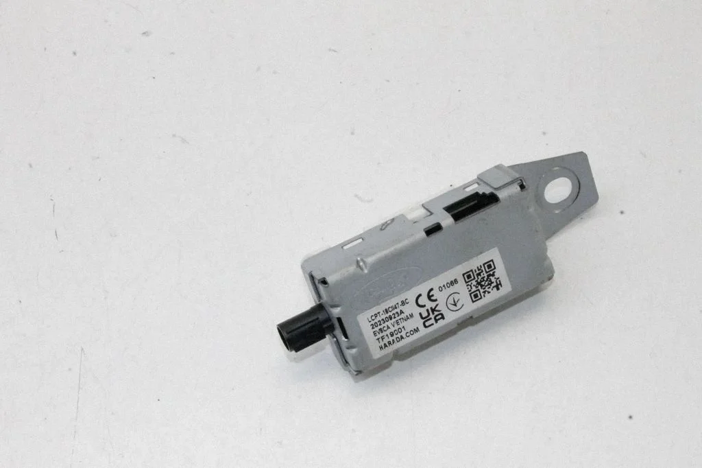 Aerial antenna amplifier – Ford Kuga III (2020-)