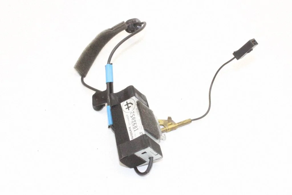 Antenas pastiprinātājs – Nissan 370Z (2009-2020)