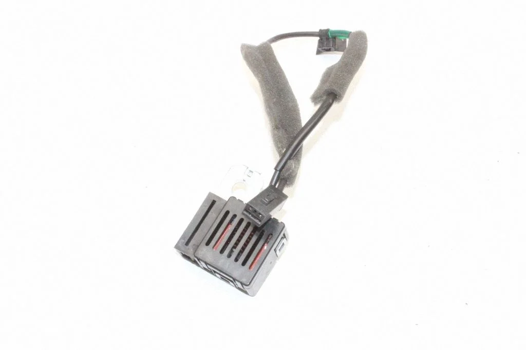Antenas pastiprinātājs – Nissan 370Z (2009-2020)