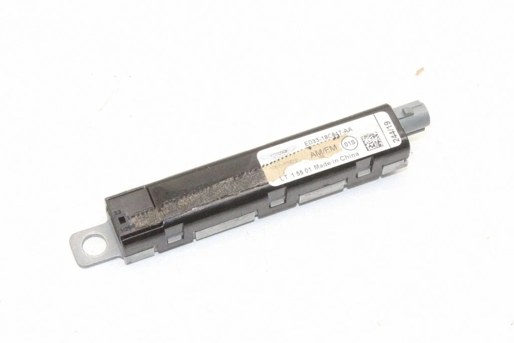 Antenas pastiprinātājs ED3318C847AA – Aston Martin Vantage IV (2018-)