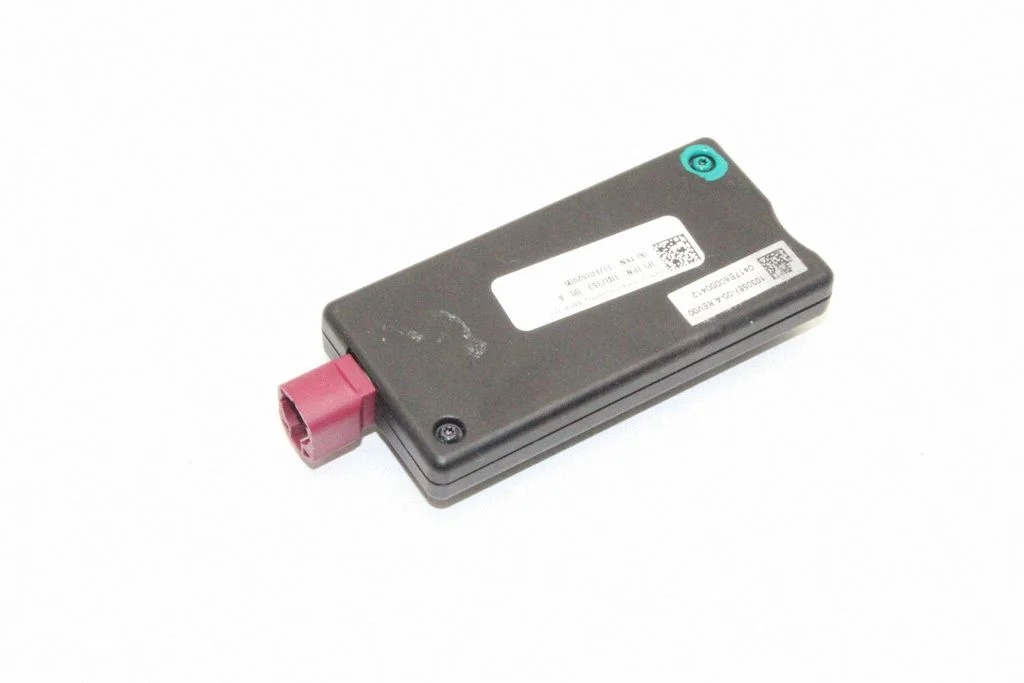 Aerial antenna amplifier – Tesla Model S (2012-)