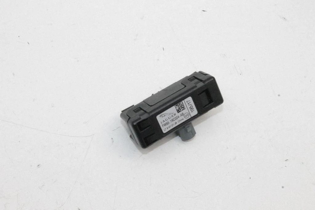 Antenas pastiprinātājs – Jaguar XJ X351 (2009-2019)