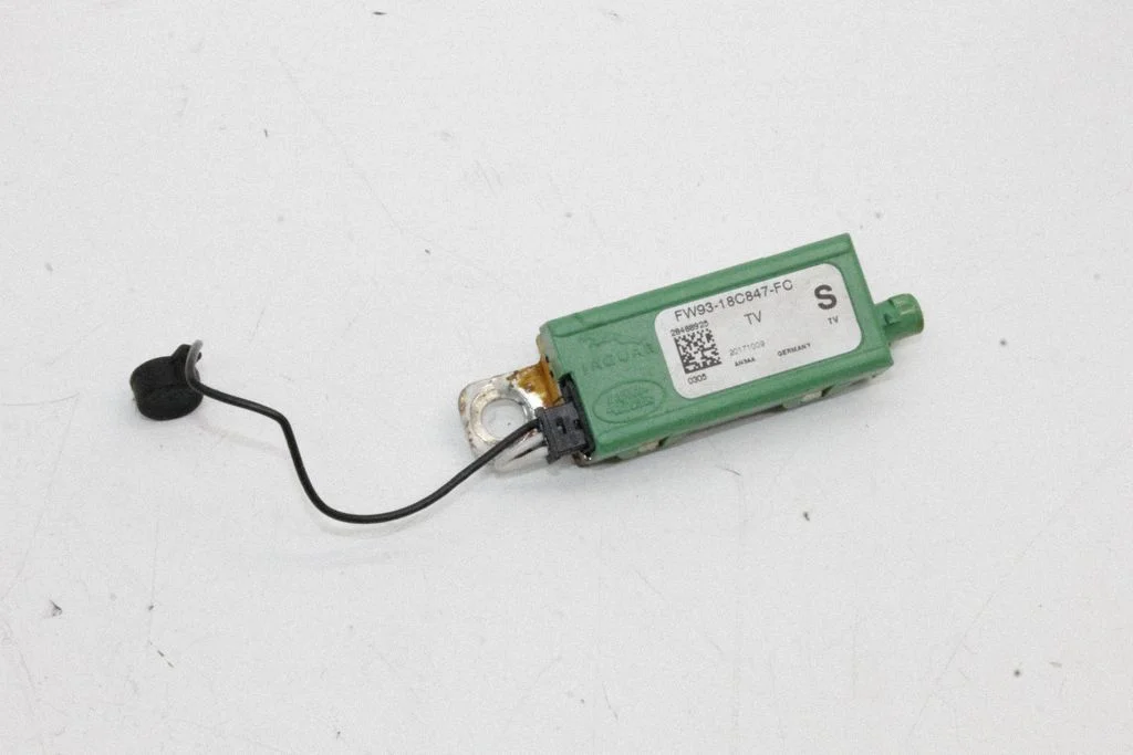 Antenas pastiprinātājs – Jaguar XJ X351 (2009-2019)