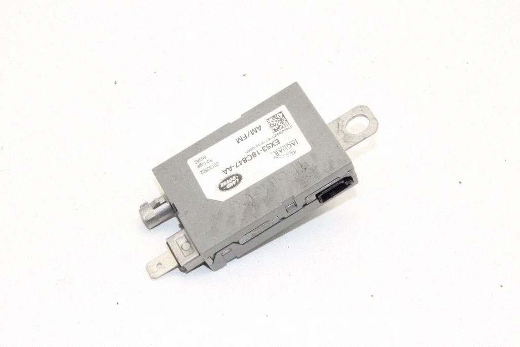 Antenas pastiprinātājs – Jaguar F-Type (2013-)