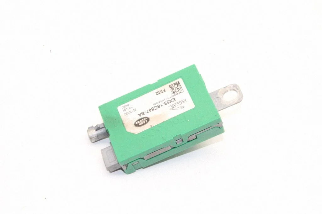 Aerial antenna amplifier – Jaguar F-Type (2013-)