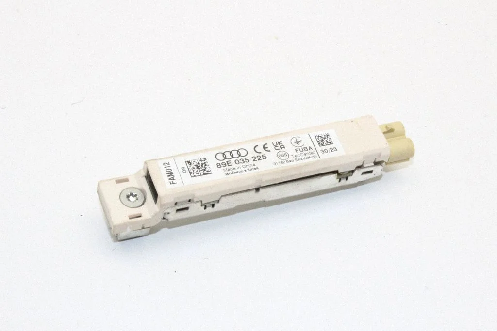 Aerial antenna amplifier – Audi Q4 e-tron (2021-)