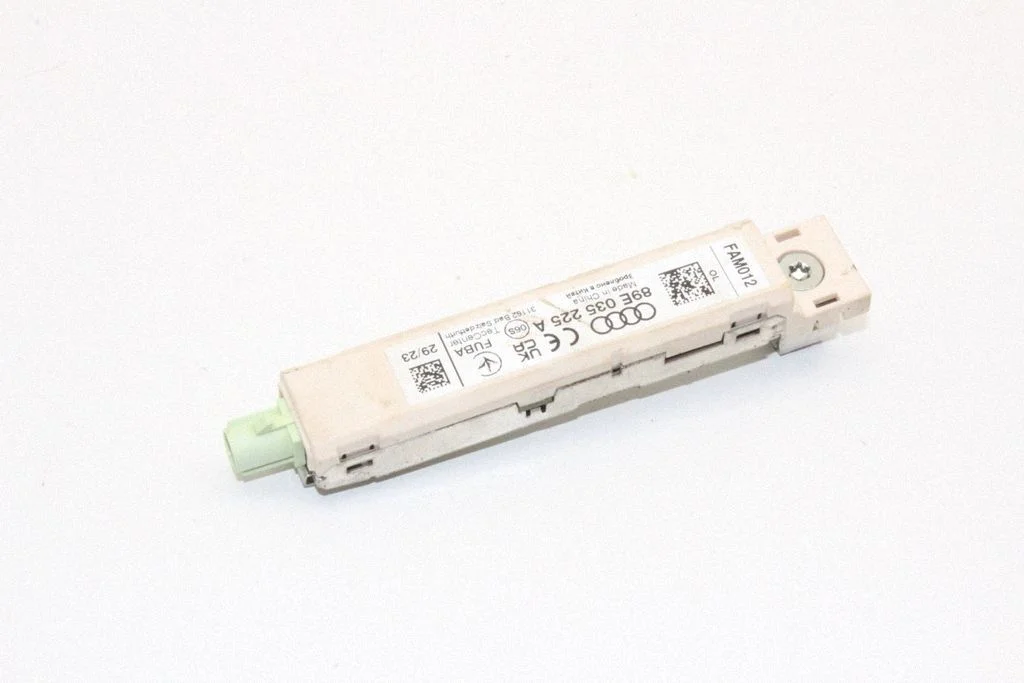 Aerial antenna amplifier – Audi Q4 e-tron (2021-)