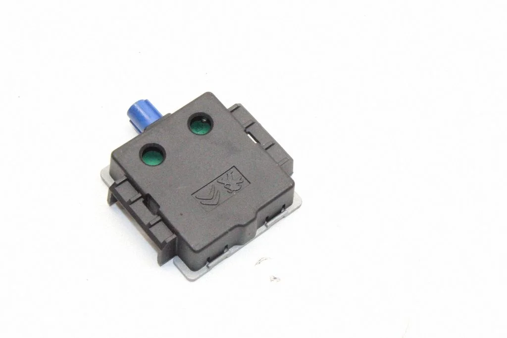 Antenas pastiprinātājs 9840652280