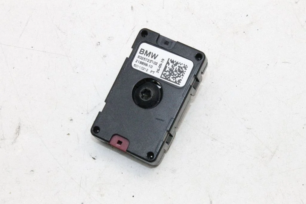 Aerial antenna amplifier – BMW 5 Series G30 G31 G38 (2016-)