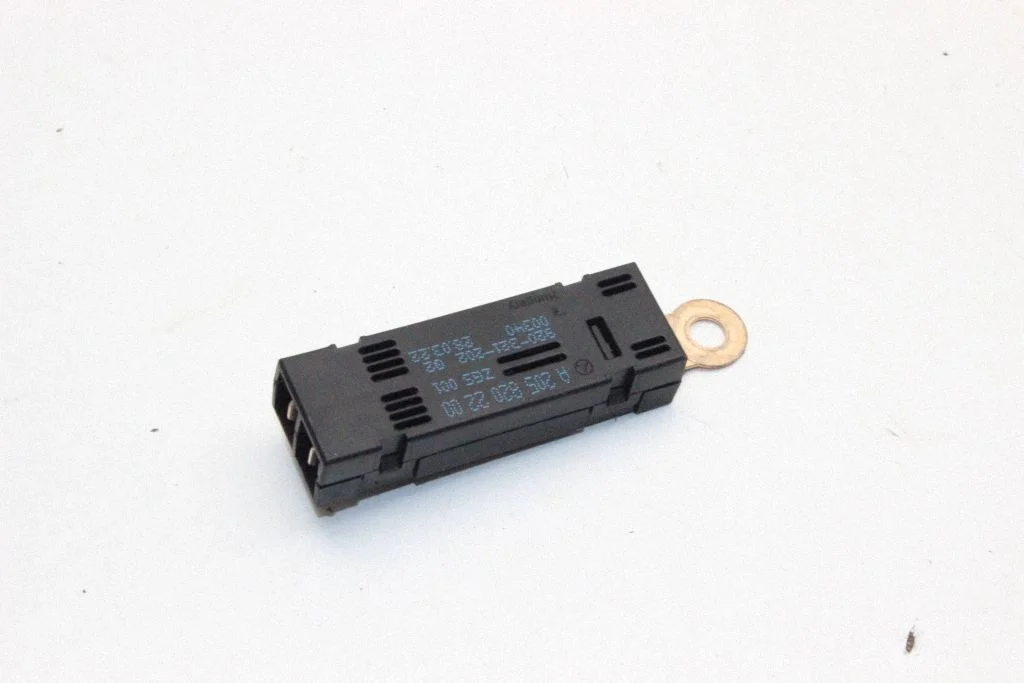 Antenas pastiprinātājs – Mercedes-Benz EQC (2019-)