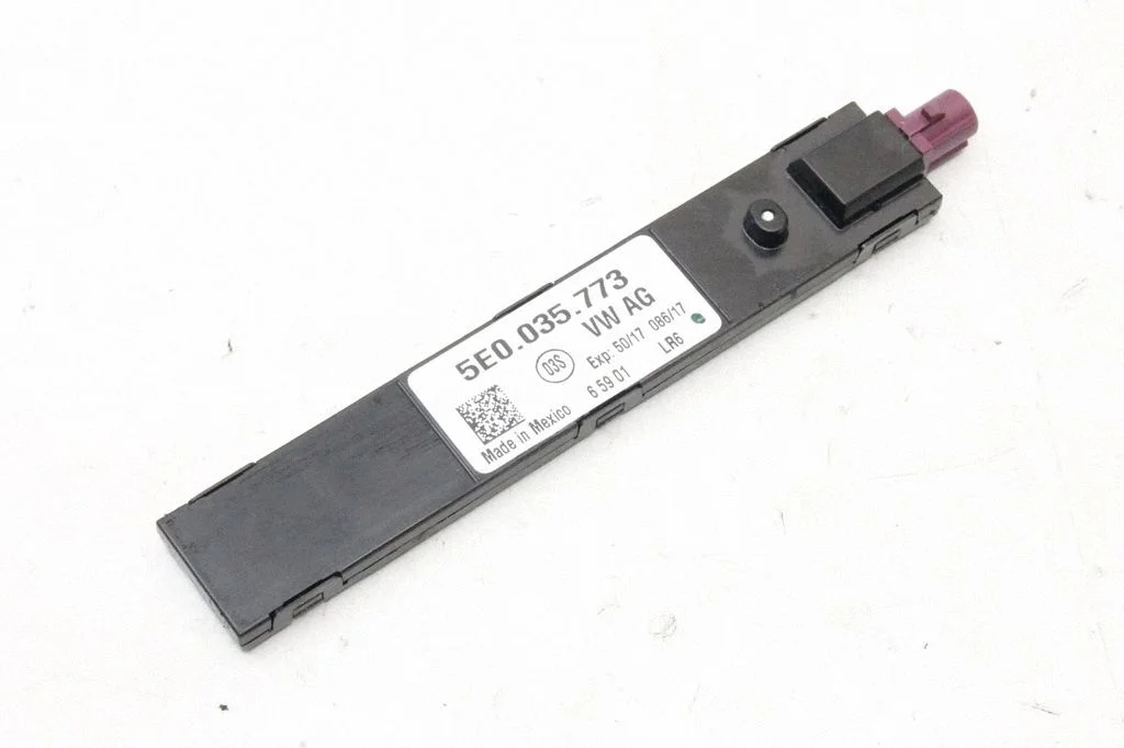 Wzmacniacz antenowy 5E0035773