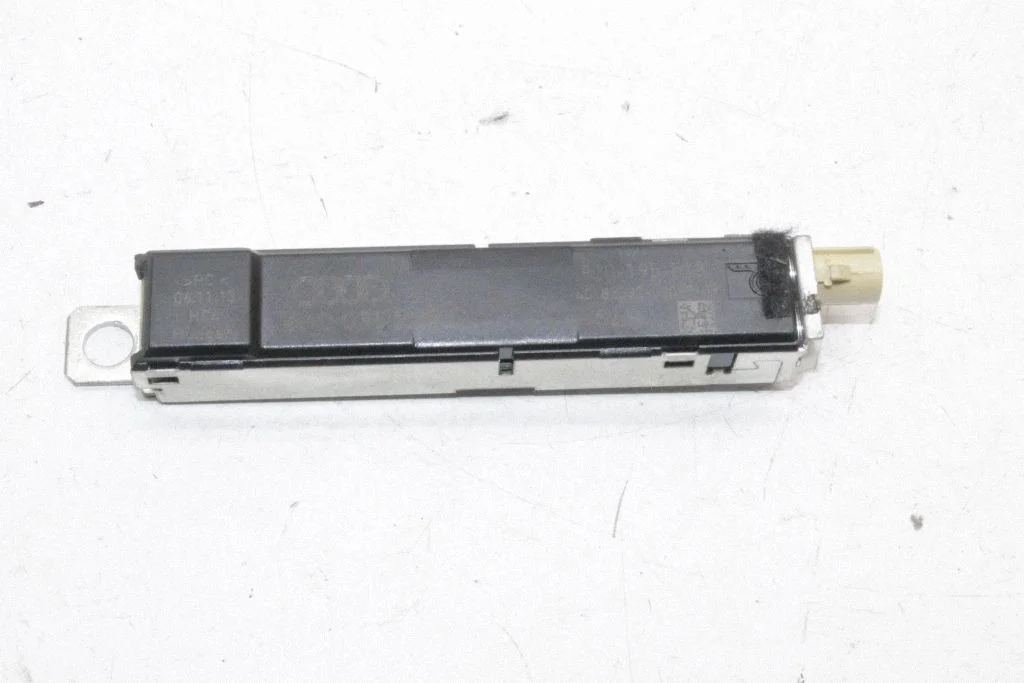 Antenni võimendi – Audi A8 S8 D4 4H (2010-2016)