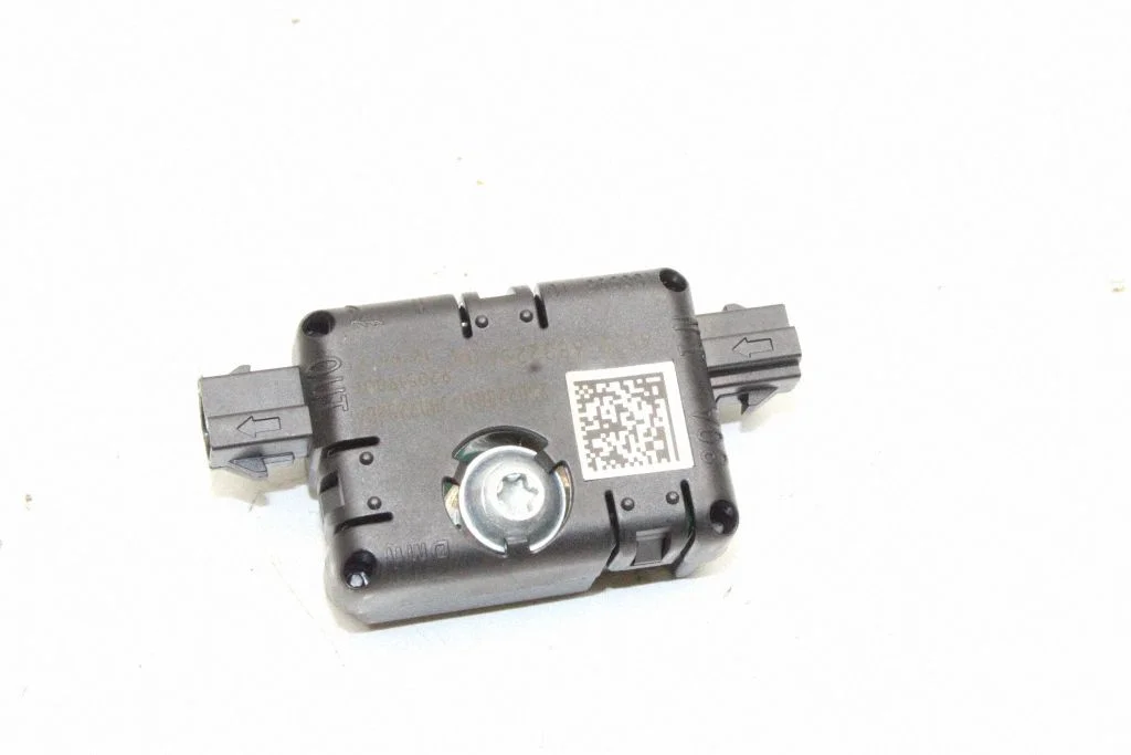 Antenas pastiprinātājs – BMW 1. sērija F40 (2019-2023)