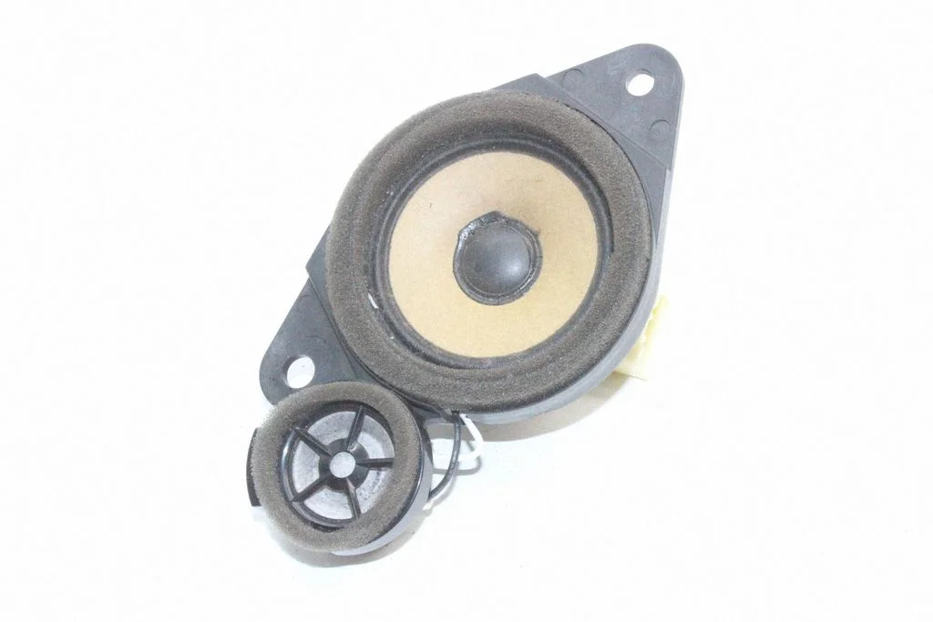 Skaļrunis panelī – Toyota Corolla E210 E21 (2018-)