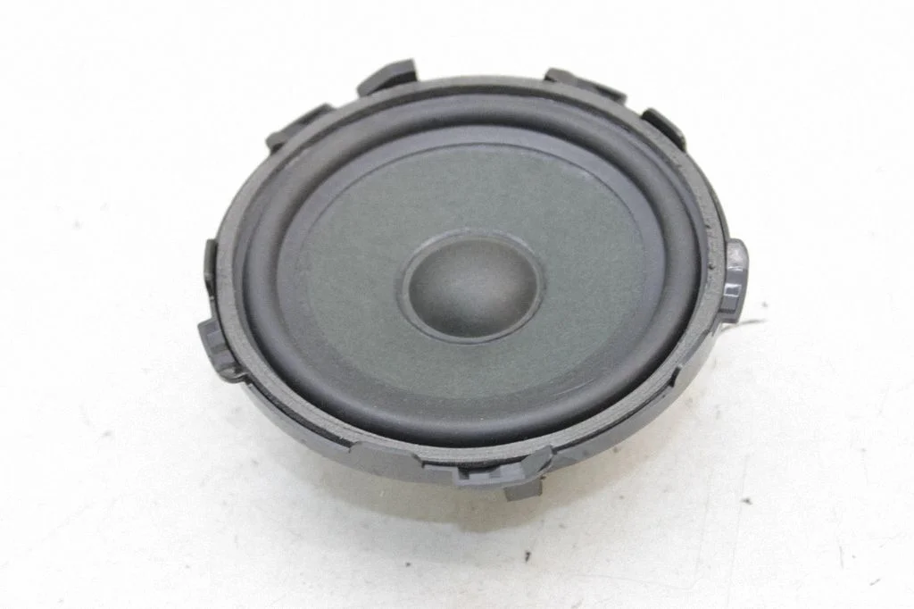 Panel speaker – Mercedes-Benz C-Class W205 (2014-2021)