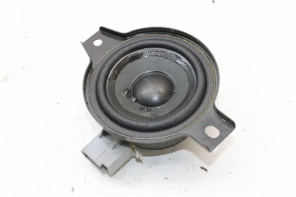 Panel speaker – Cadillac Escalade IV (2014-2020)