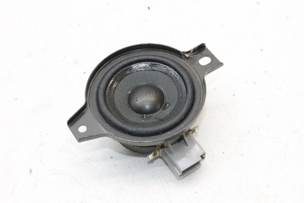 Panel speaker – Cadillac Escalade IV (2014-2020)